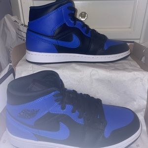 Jordan 1 Mid Hyper Royal Blue/Black Sneakers